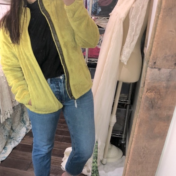 The North Face green fuzzy jacket size medium with pockets - Picture 3 of 11